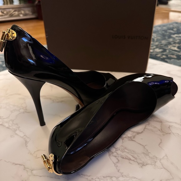 Louise Vuitton pumps size 10. Patent leather high gloss brown - Picture 4 of 6